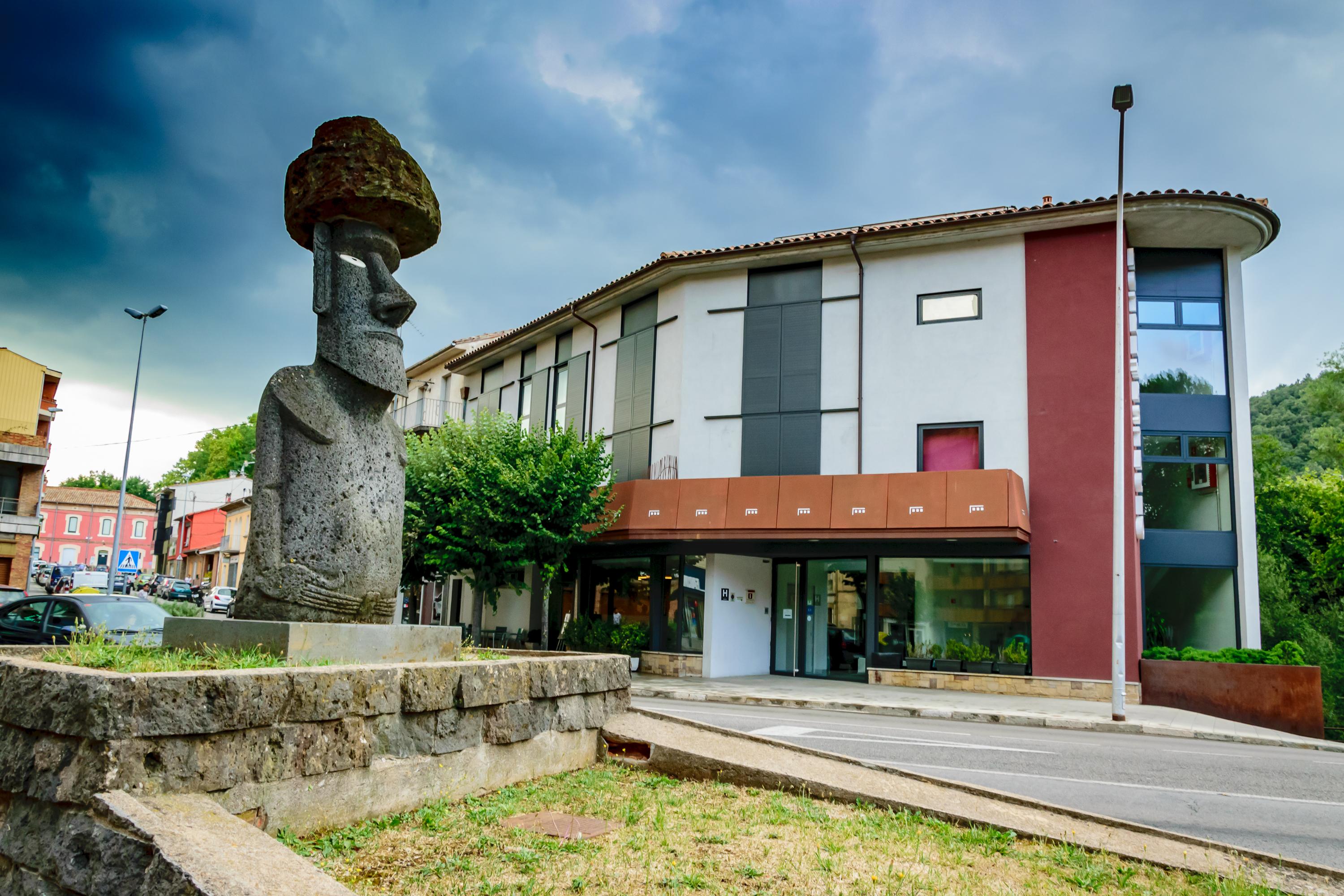 Hotel Estacio (Adults Only) Olot Exterior photo