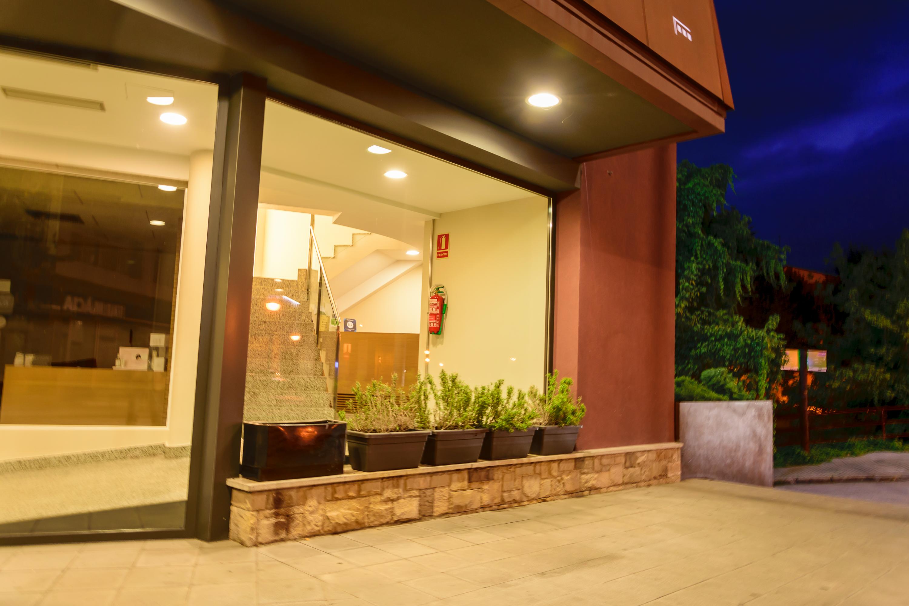 Hotel Estacio (Adults Only) Olot Exterior photo