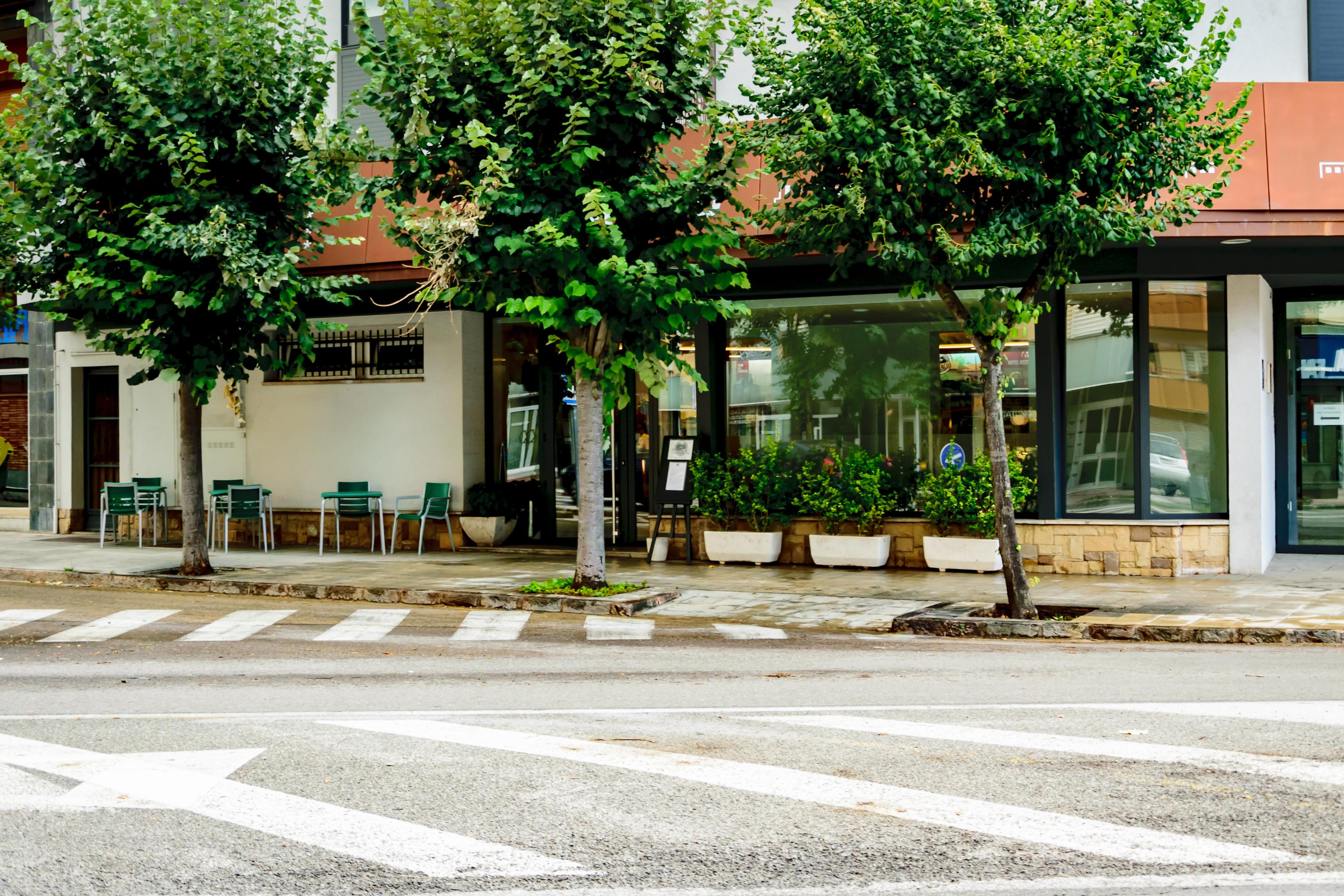 Hotel Estacio (Adults Only) Olot Exterior photo