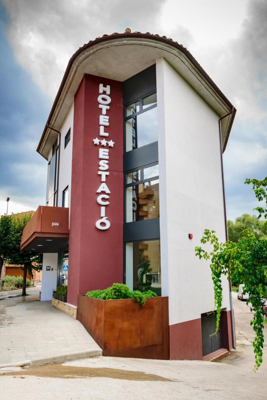 Hotel Estacio (Adults Only) Olot Exterior photo